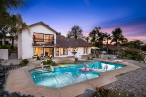 Sun&Star Studded Central Luxury with Hottub, Pool, Views
